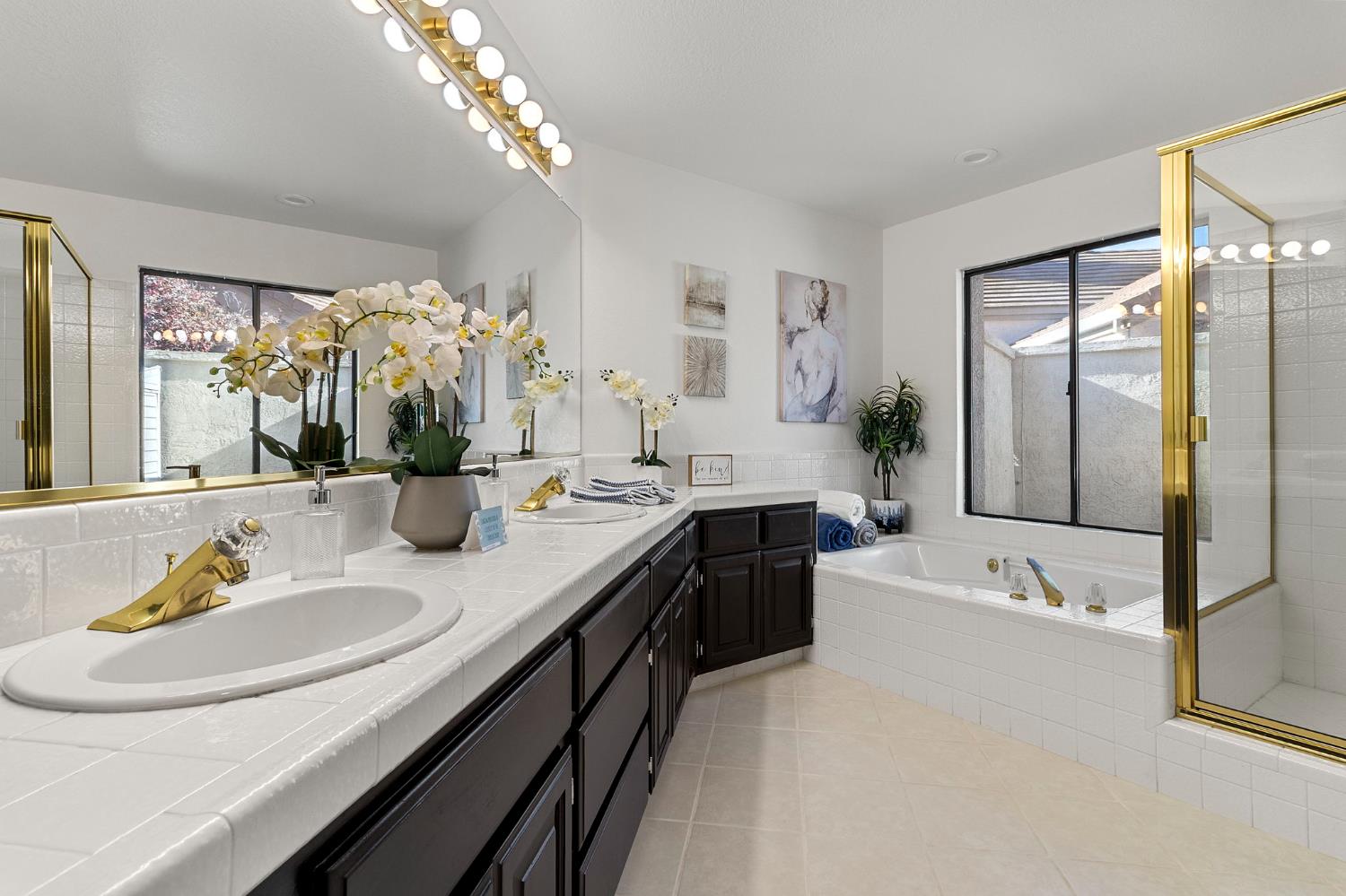 1168 Copper Cottage Ln, Modesto, CA 95355