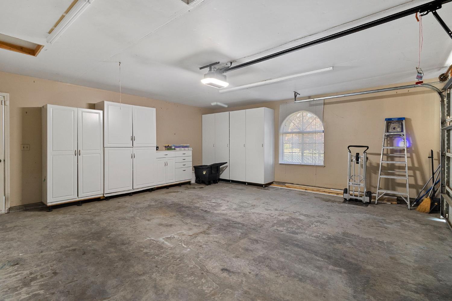 1168 Copper Cottage Ln, Modesto, CA 95355