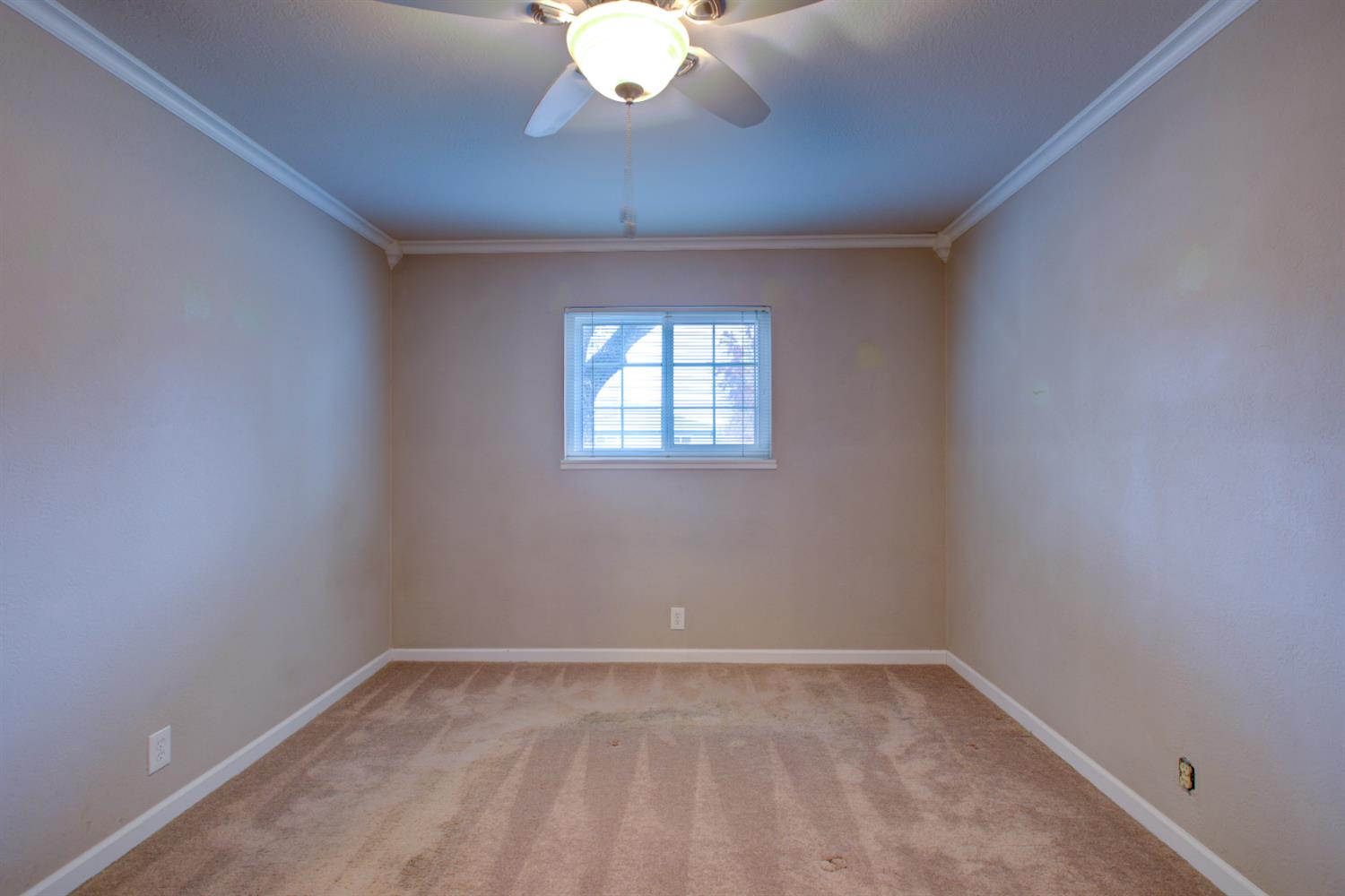 2126 Monticello Ave, Modesto, CA 95350