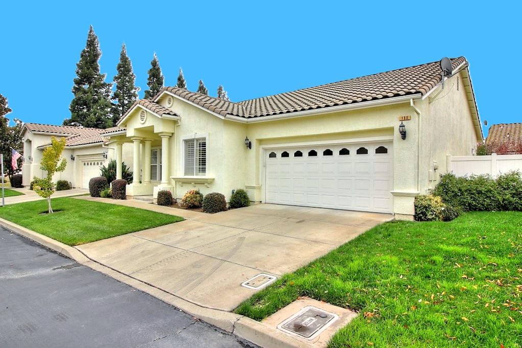 130 Little Johns Creek Dr, Oakdale, CA 95361