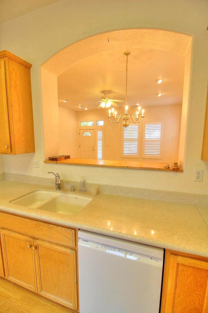 130 Little Johns Creek Dr, Oakdale, CA 95361