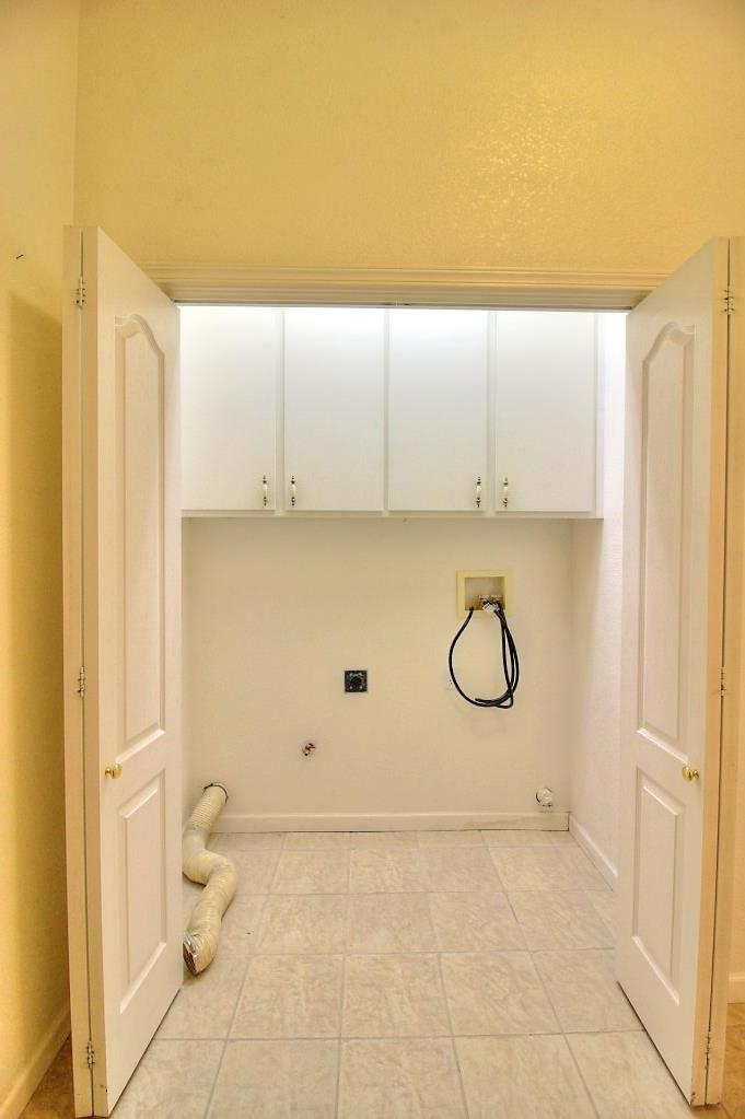 130 Little Johns Creek Dr, Oakdale, CA 95361