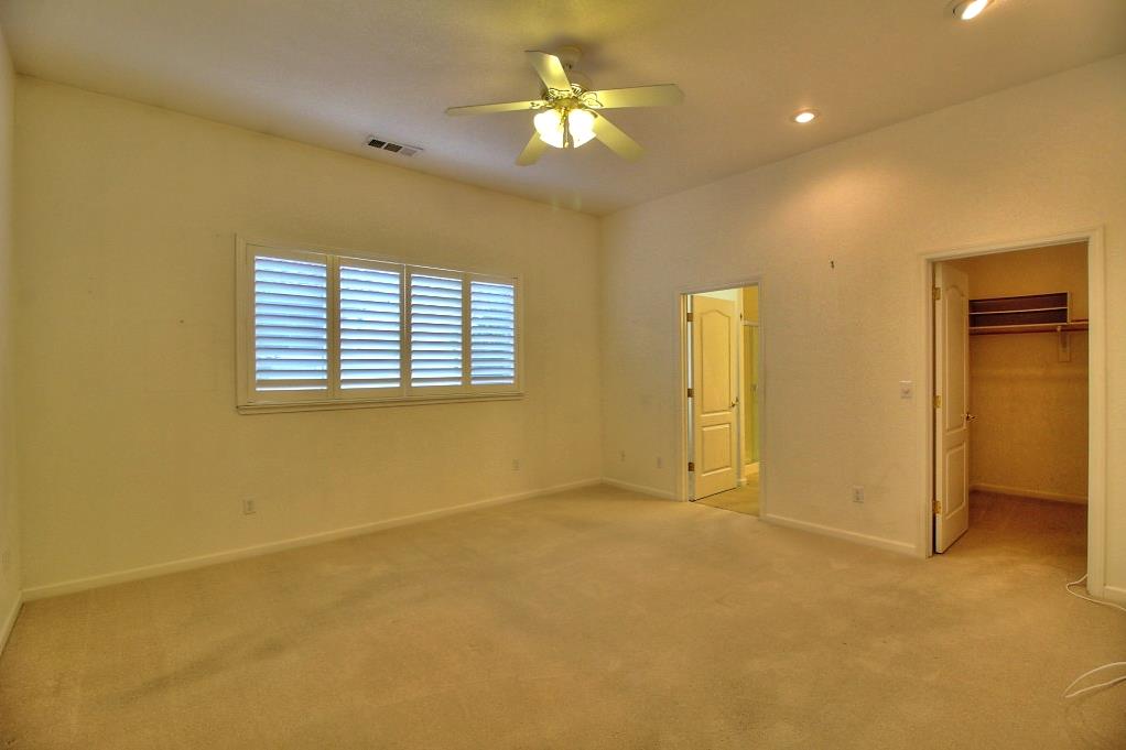 130 Little Johns Creek Dr, Oakdale, CA 95361