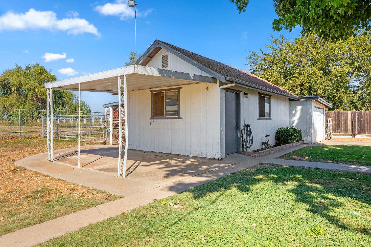 10680 Cleveland Ave, Oakdale, CA 95361