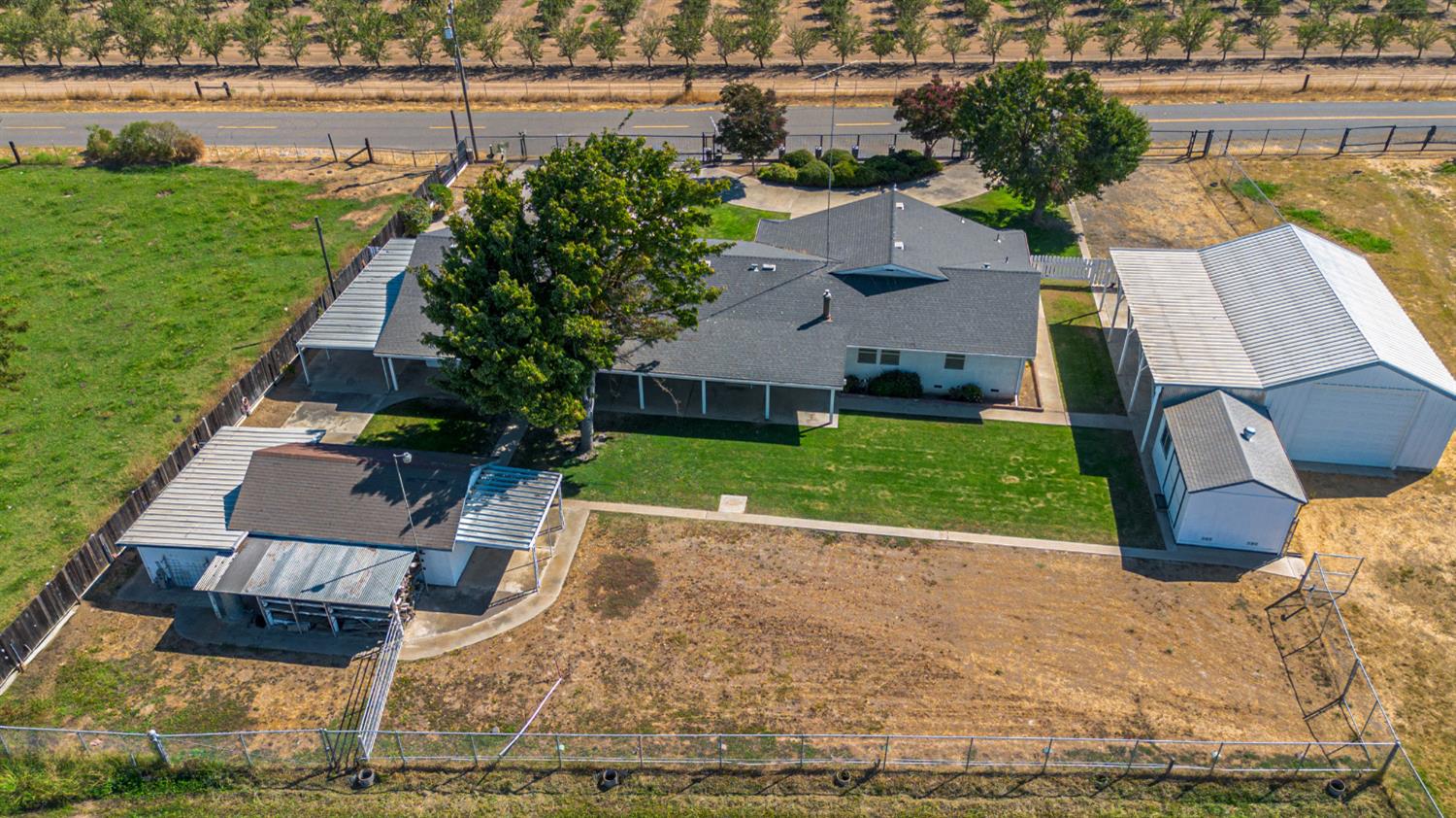 10680 Cleveland Ave, Oakdale, CA 95361