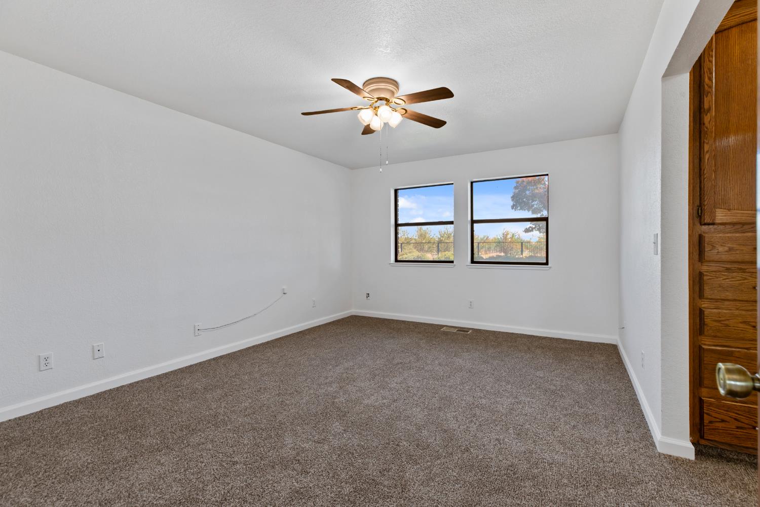 10680 Cleveland Ave, Oakdale, CA 95361