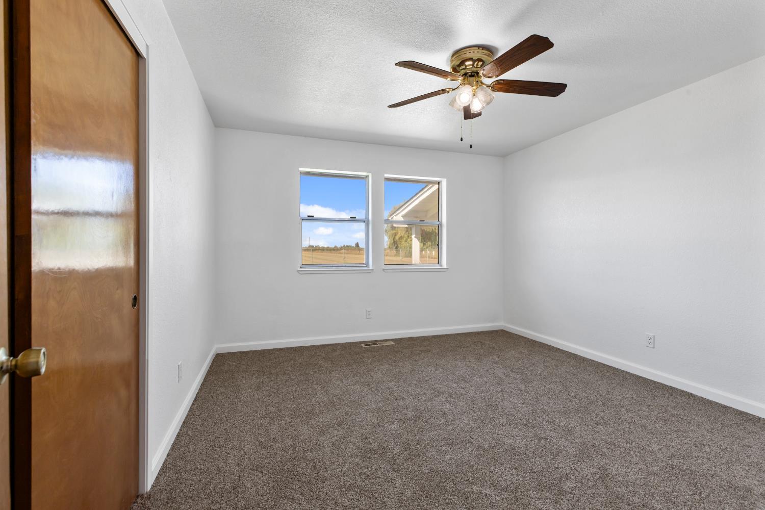 10680 Cleveland Ave, Oakdale, CA 95361