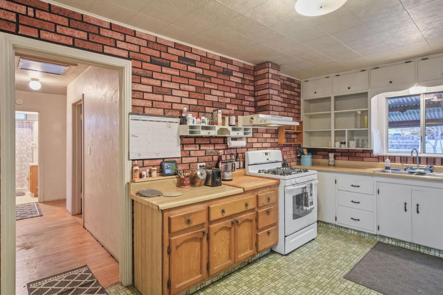 2202 6th St, Ceres, CA 95307