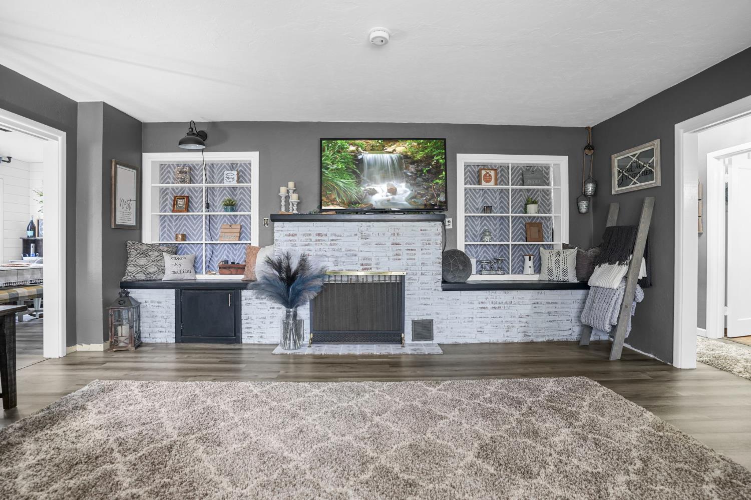 407 W H St, Oakdale, CA 95361