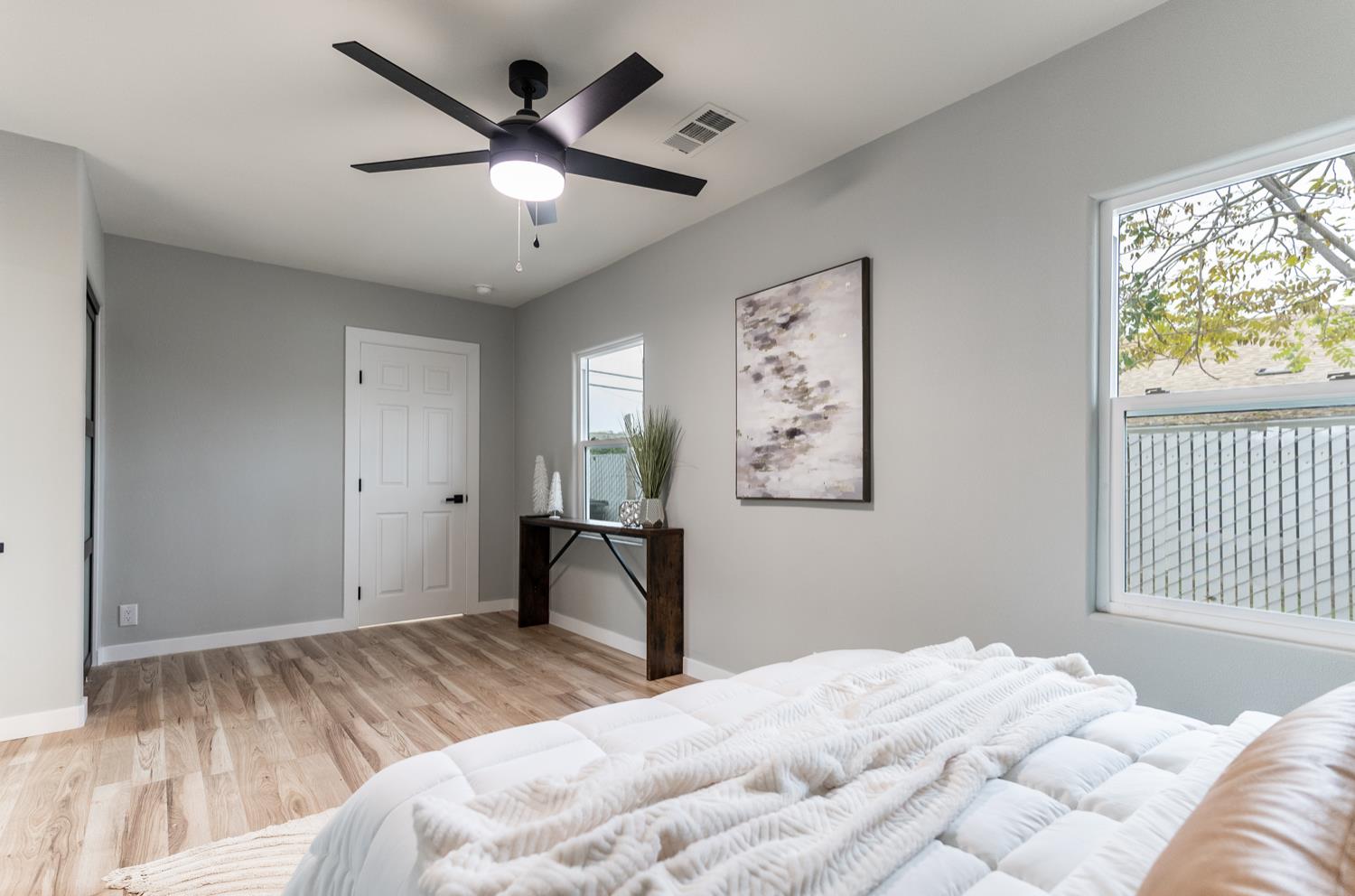 136 N Acacia Ave, Ripon, CA 95366