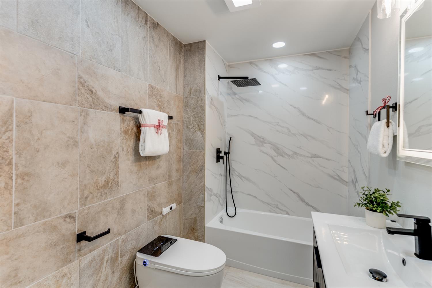 136 N Acacia Ave, Ripon, CA 95366