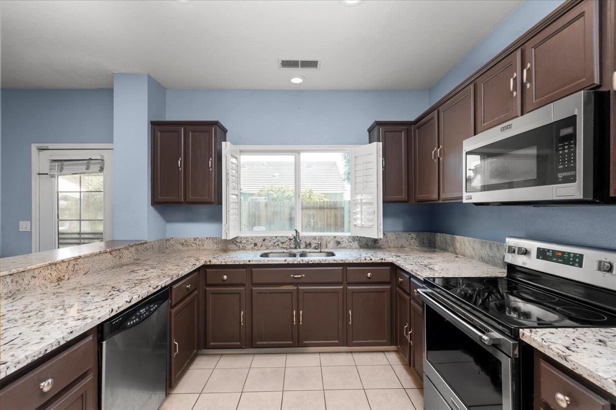 342 Sunnyhill Dr, Turlock, CA 95382