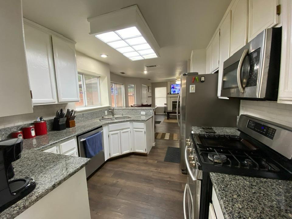 6236 Jaguar Ct, Riverbank, CA 95367