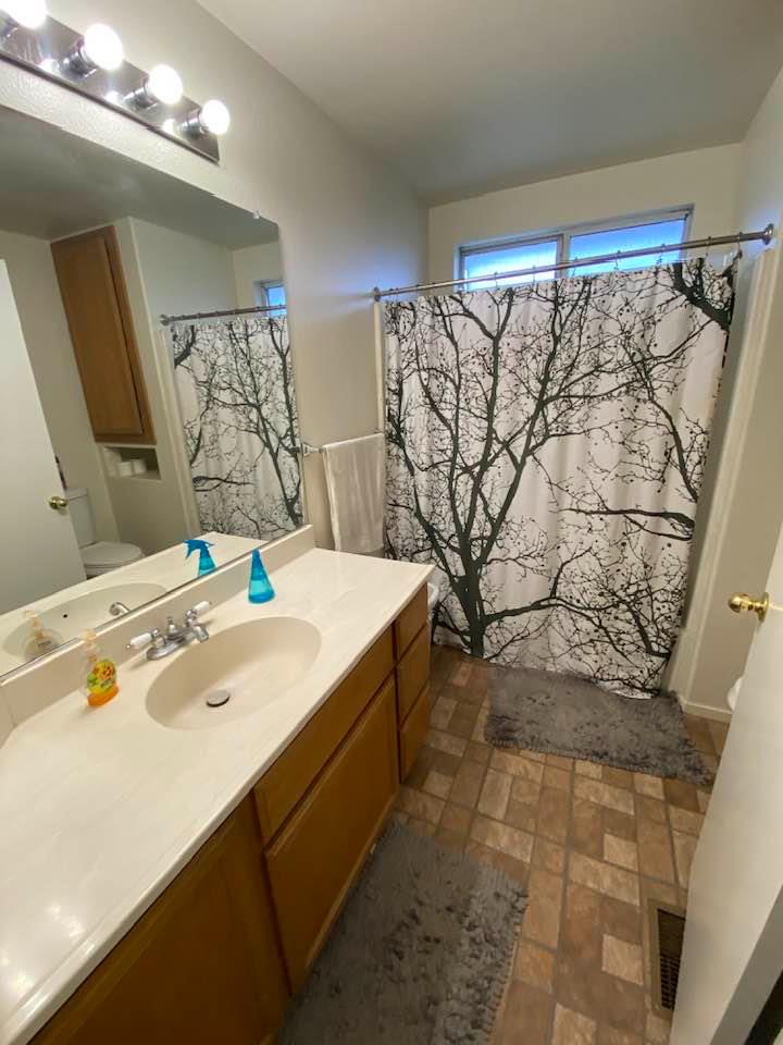 6236 Jaguar Ct, Riverbank, CA 95367