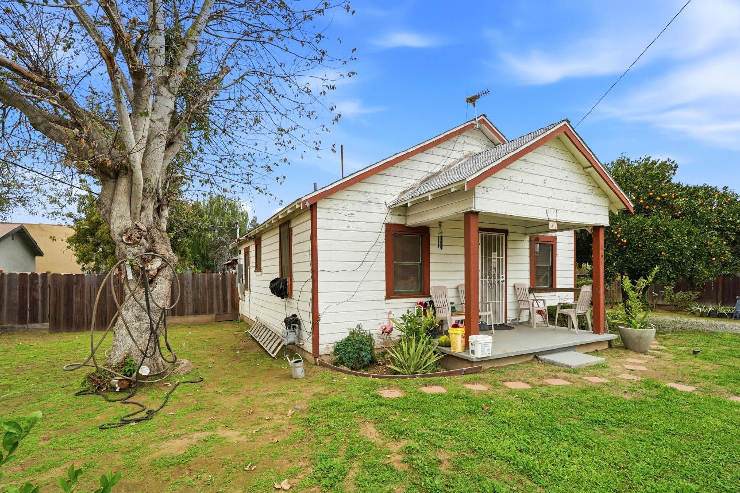 861 Wayside Dr, Turlock, CA 95380