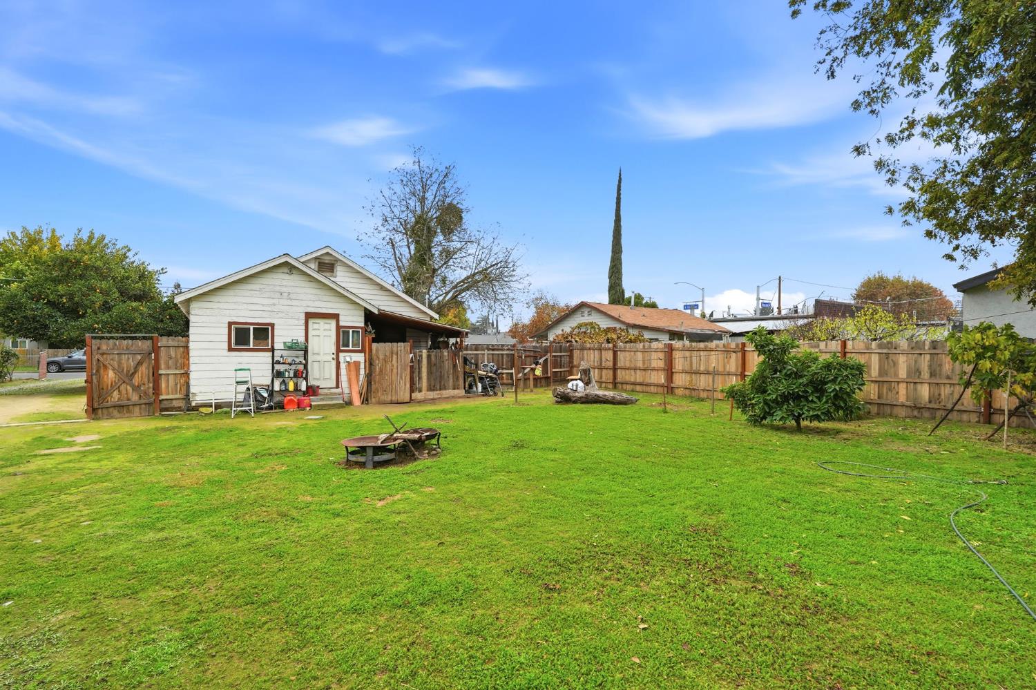 861 Wayside Dr, Turlock, CA 95380