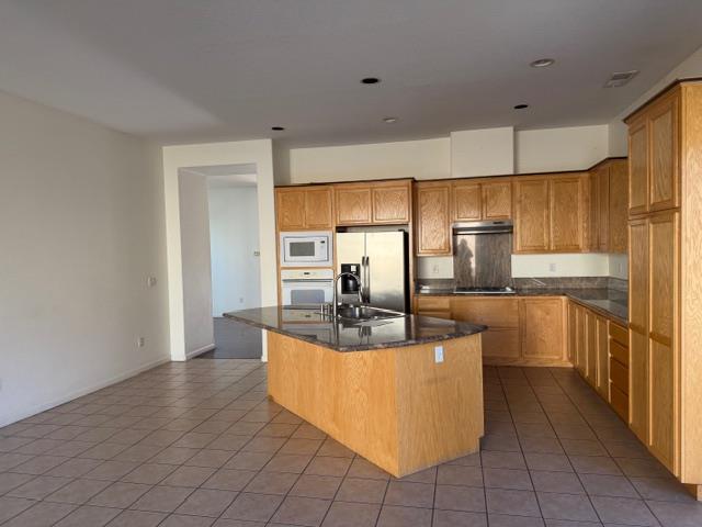 19981 Panoz Cir, Patterson, CA 95363