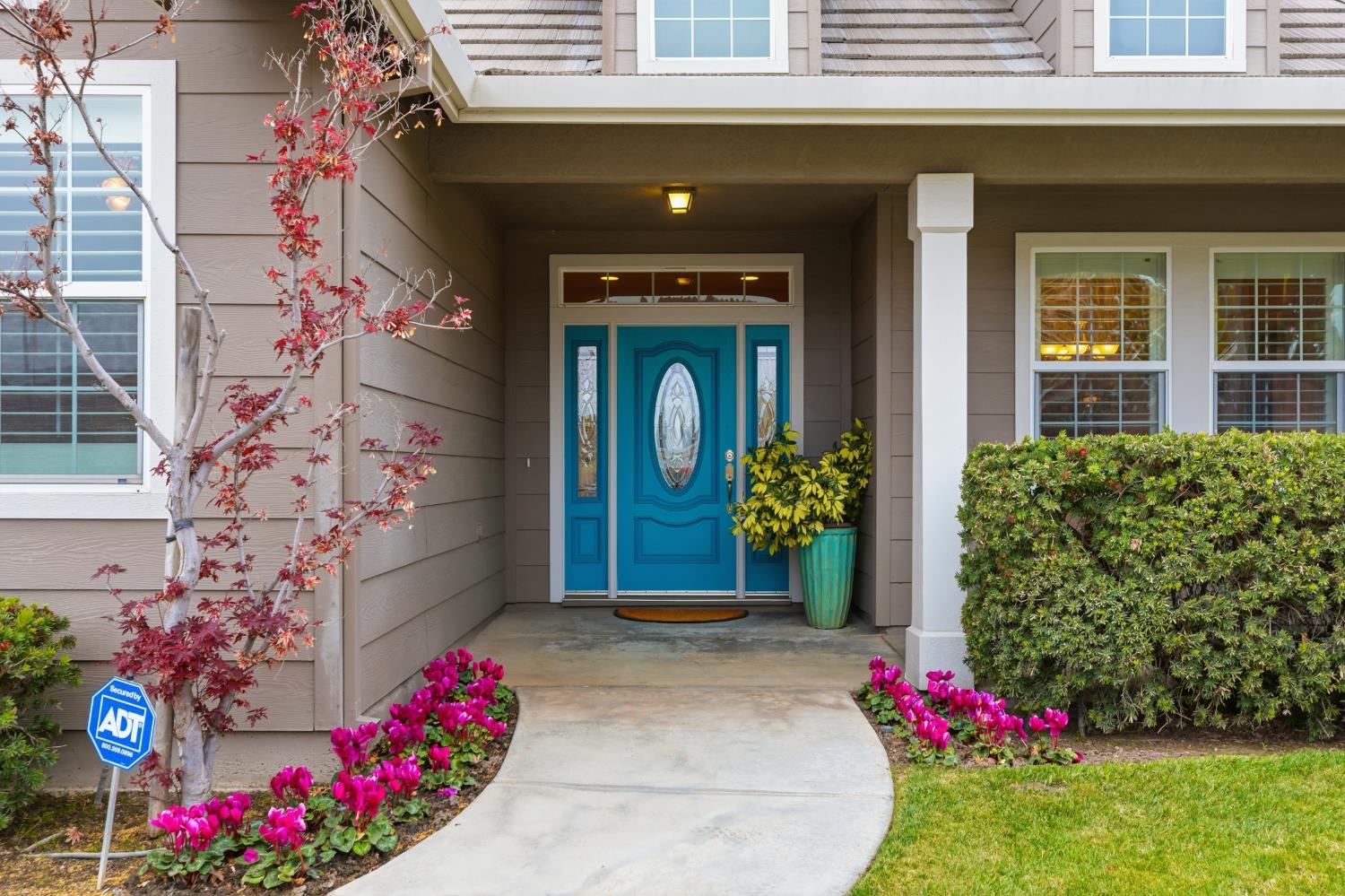 347 E Milgeo Ave, Ripon, CA 95366