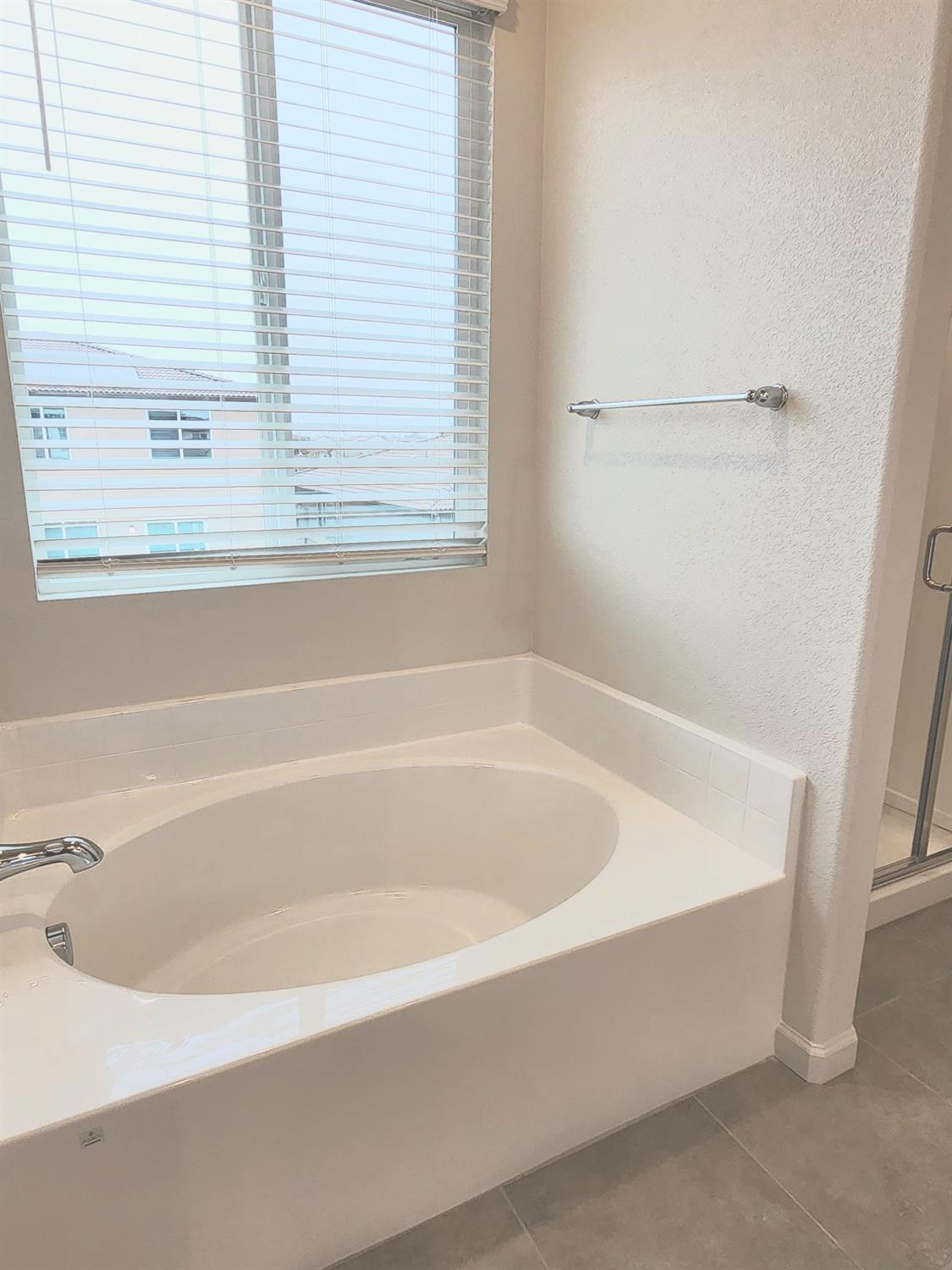 1792 Skagway Ave, Manteca, CA 95337