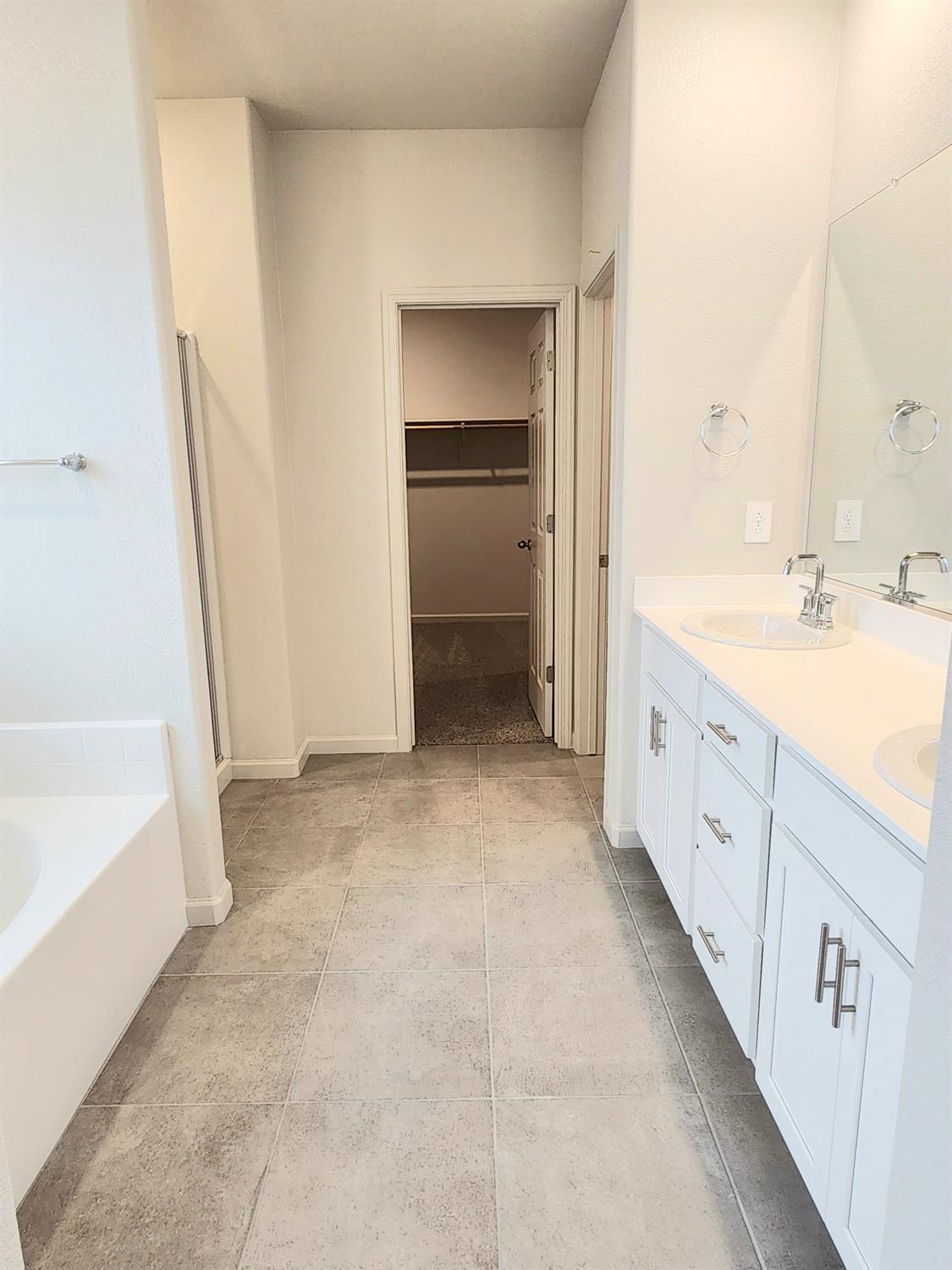 1792 Skagway Ave, Manteca, CA 95337