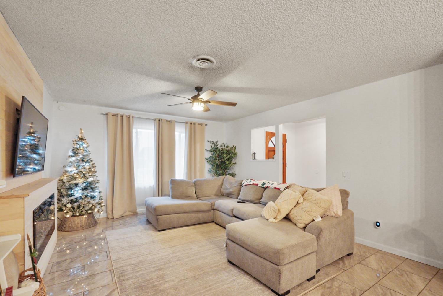 1641 Olivewood Ave, Manteca, CA 95336