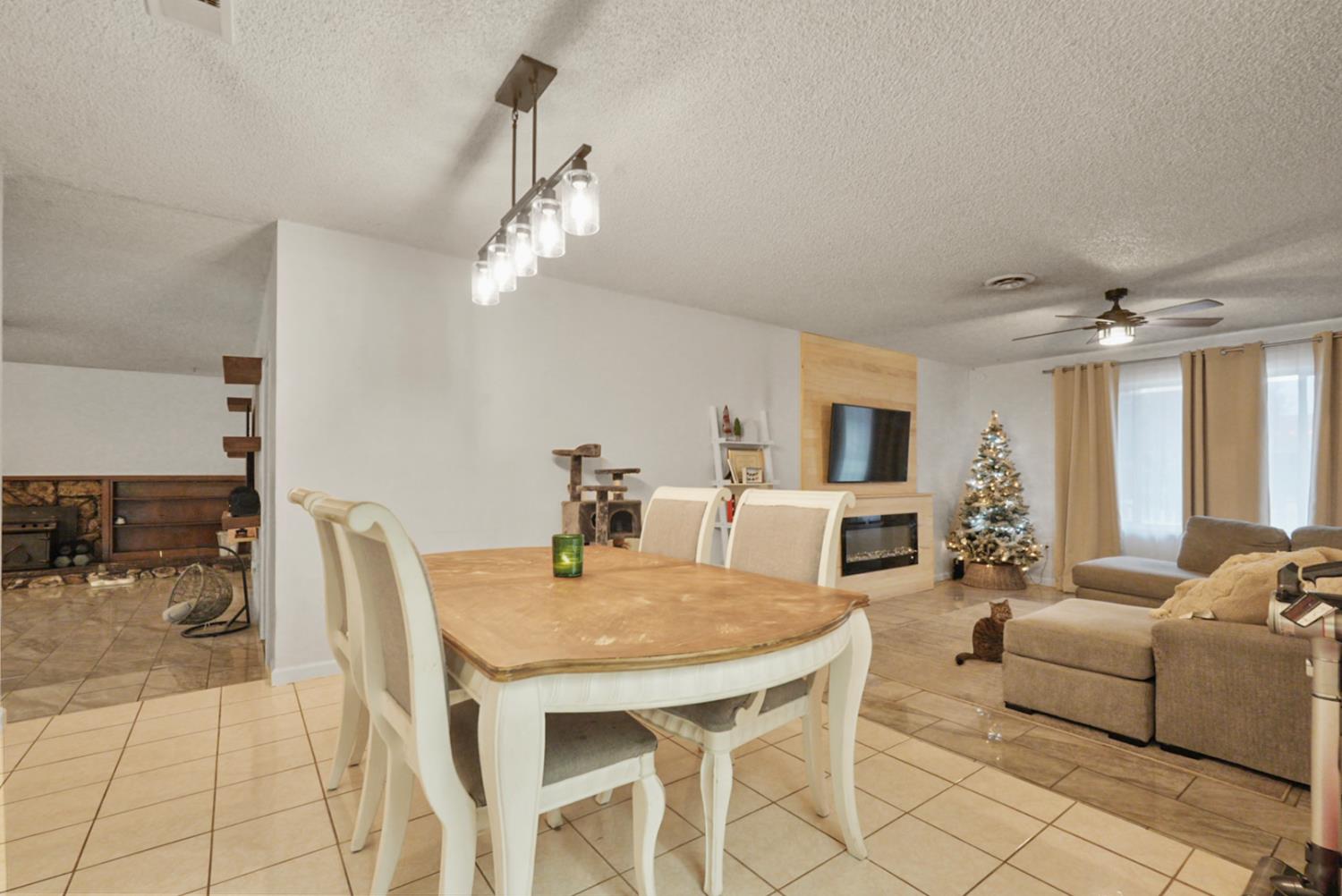 1641 Olivewood Ave, Manteca, CA 95336