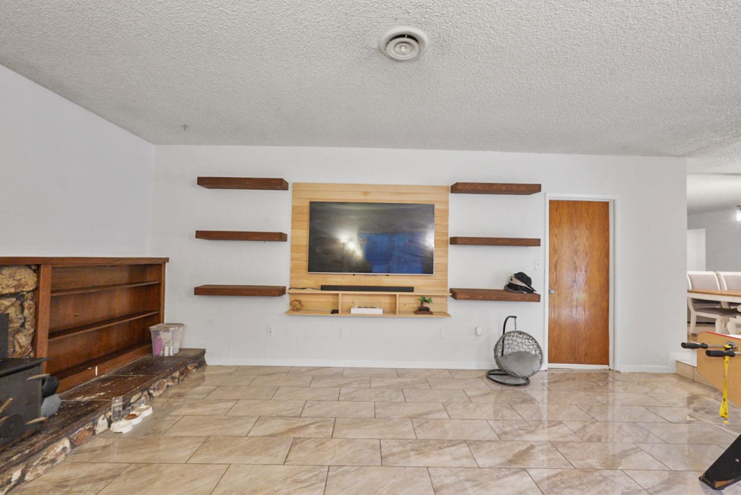 1641 Olivewood Ave, Manteca, CA 95336