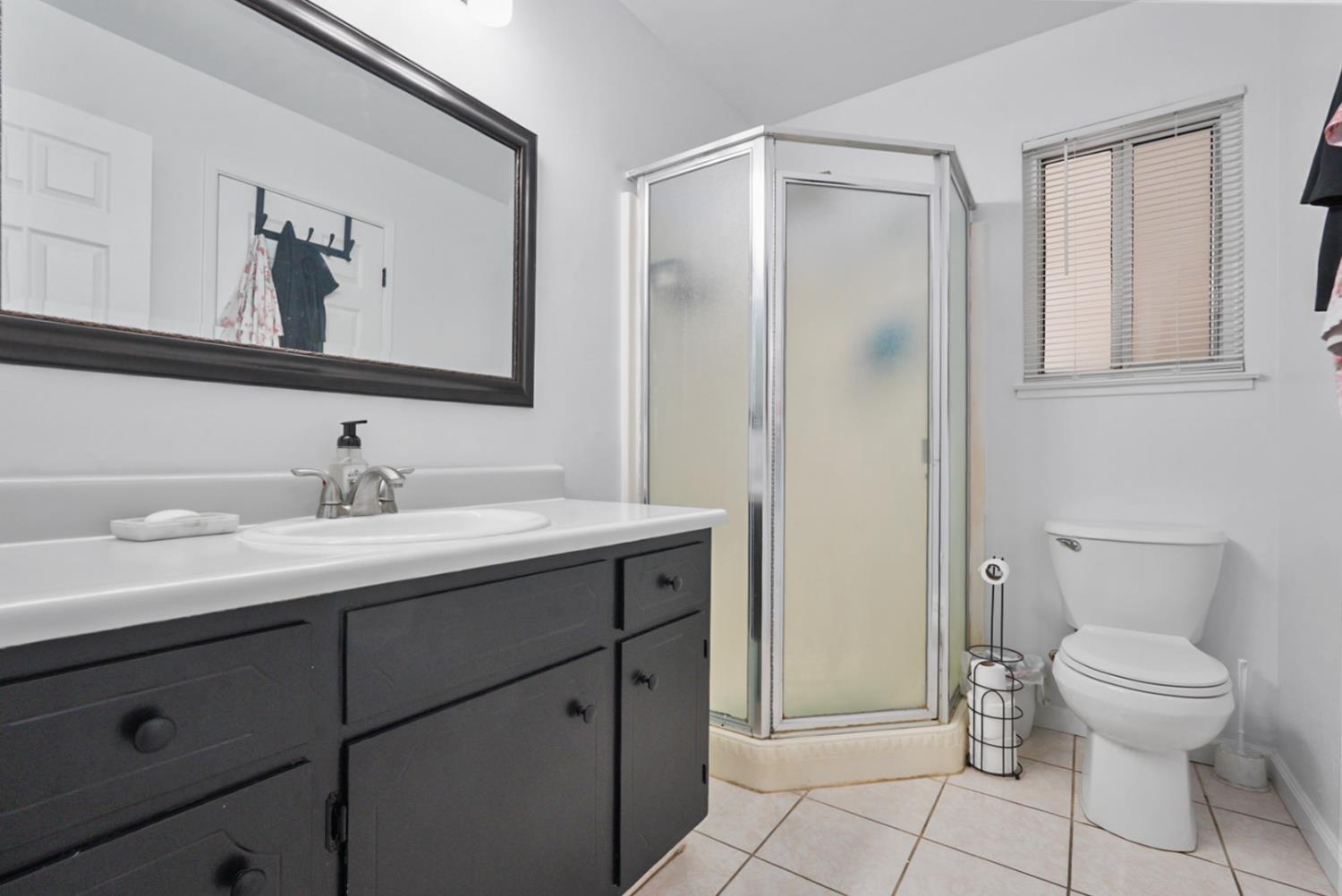 1641 Olivewood Ave, Manteca, CA 95336