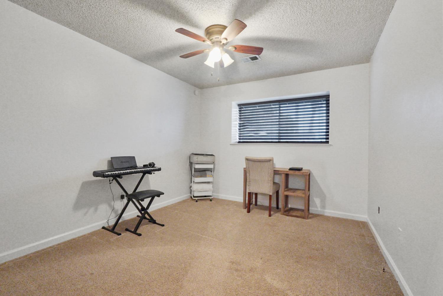 1641 Olivewood Ave, Manteca, CA 95336