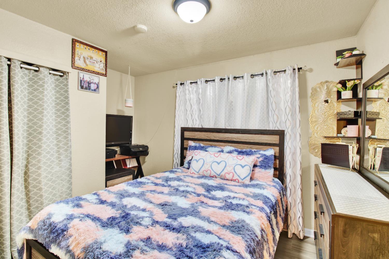 4016 Blue Bird Dr, Modesto, CA 95356