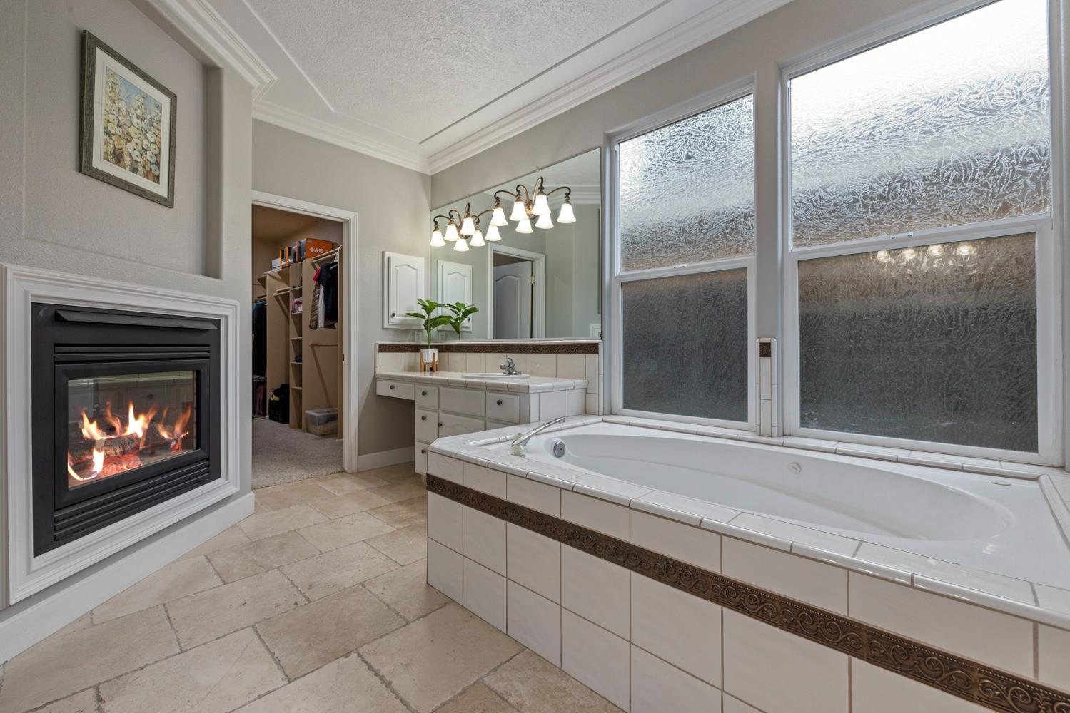 2067 Robin Hood Ln, Merced, CA 95340