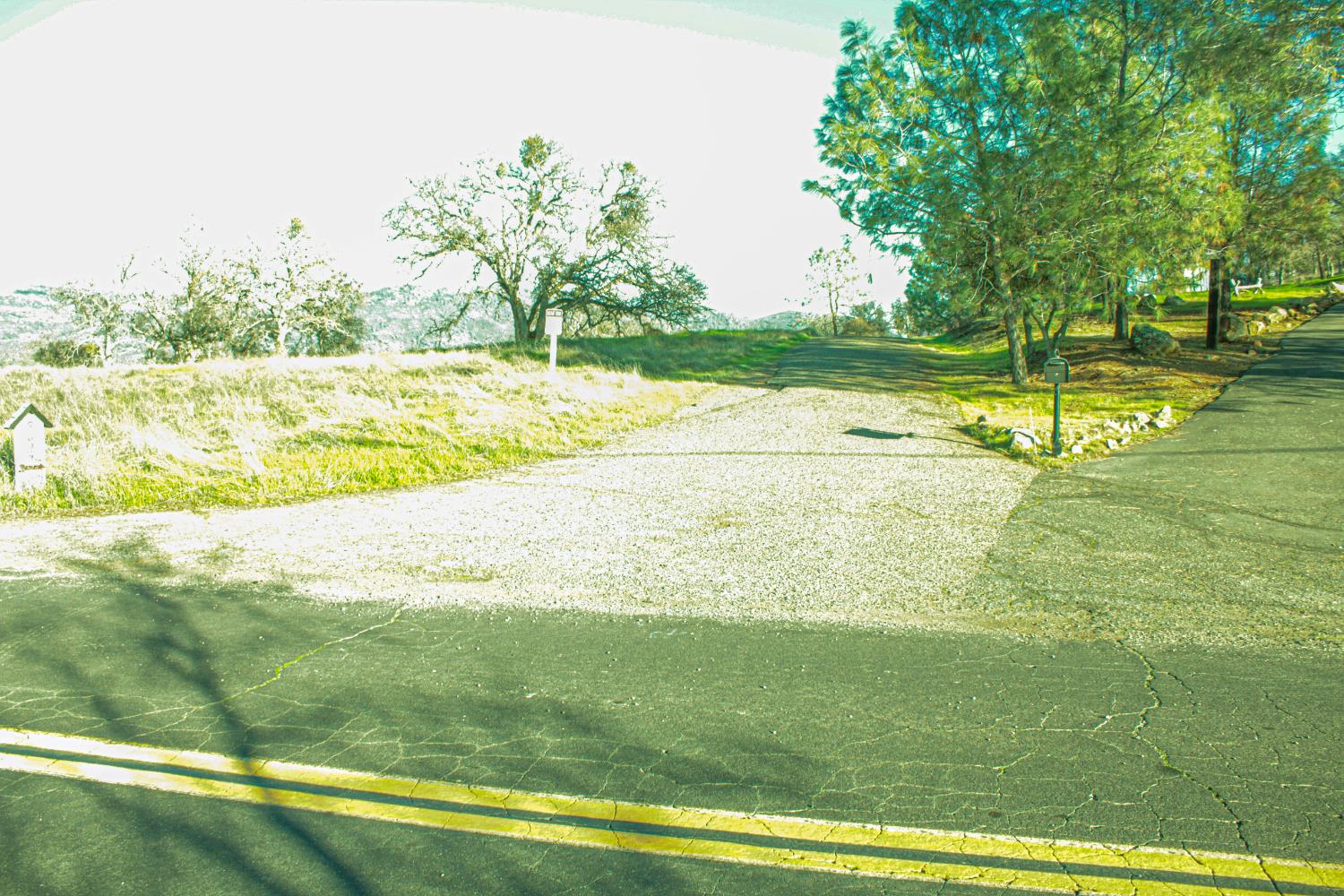 10597 Enramada Dr, La Grange, CA 95329