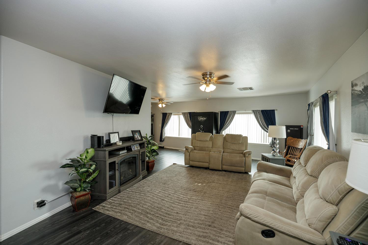 4812 Esmar Rd #49, Ceres, CA 95307