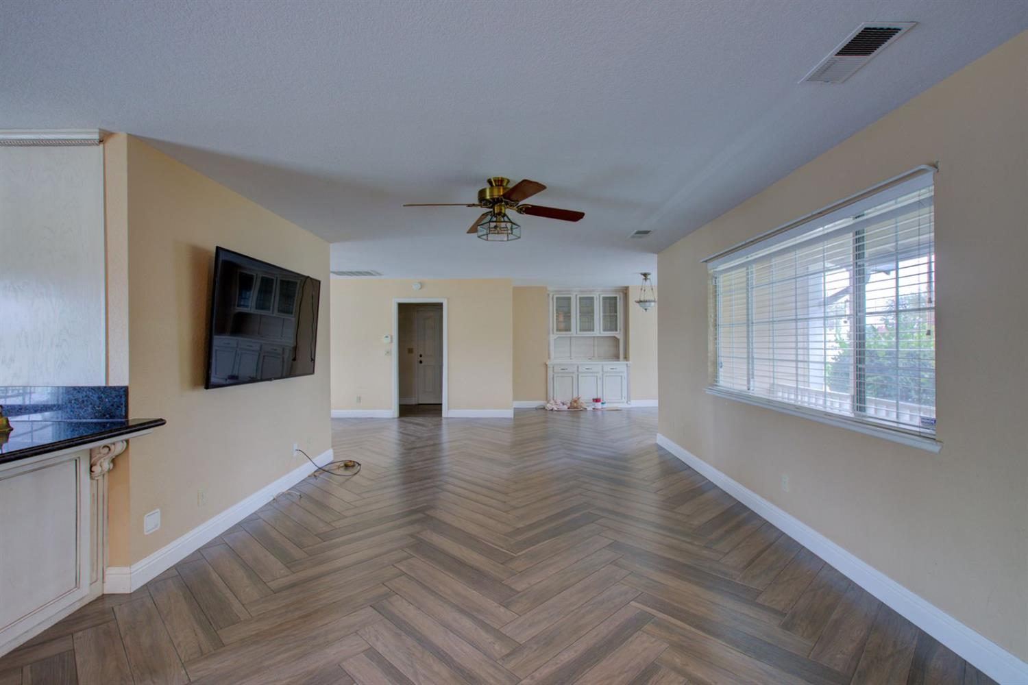 1624 Golf Rd, Turlock, CA 95380