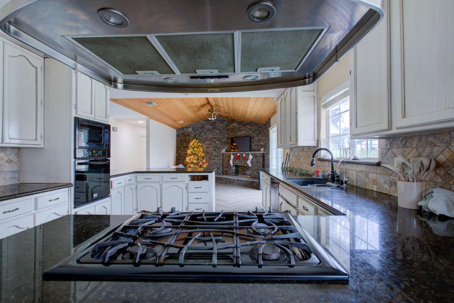 1624 Golf Rd, Turlock, CA 95380