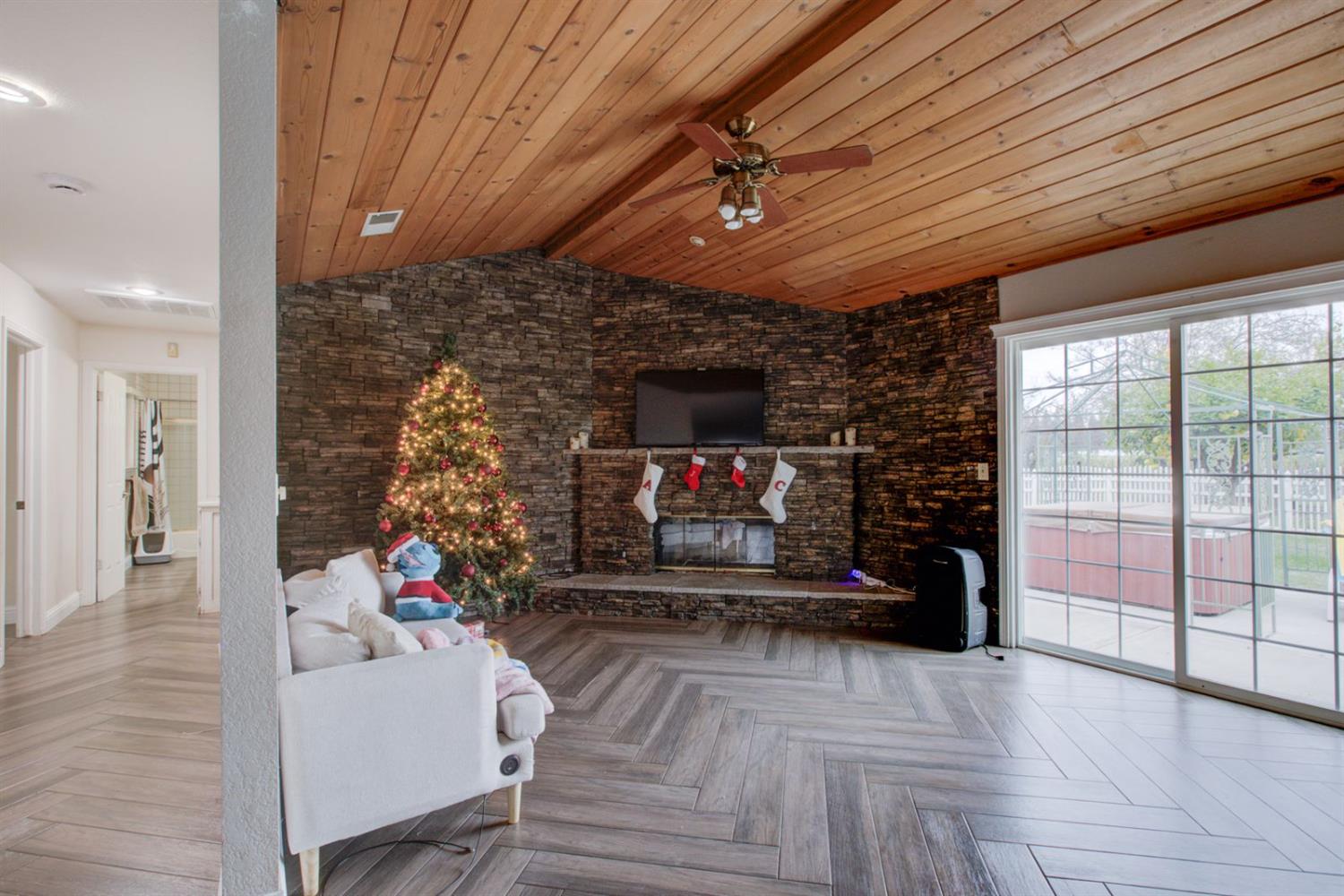 1624 Golf Rd, Turlock, CA 95380