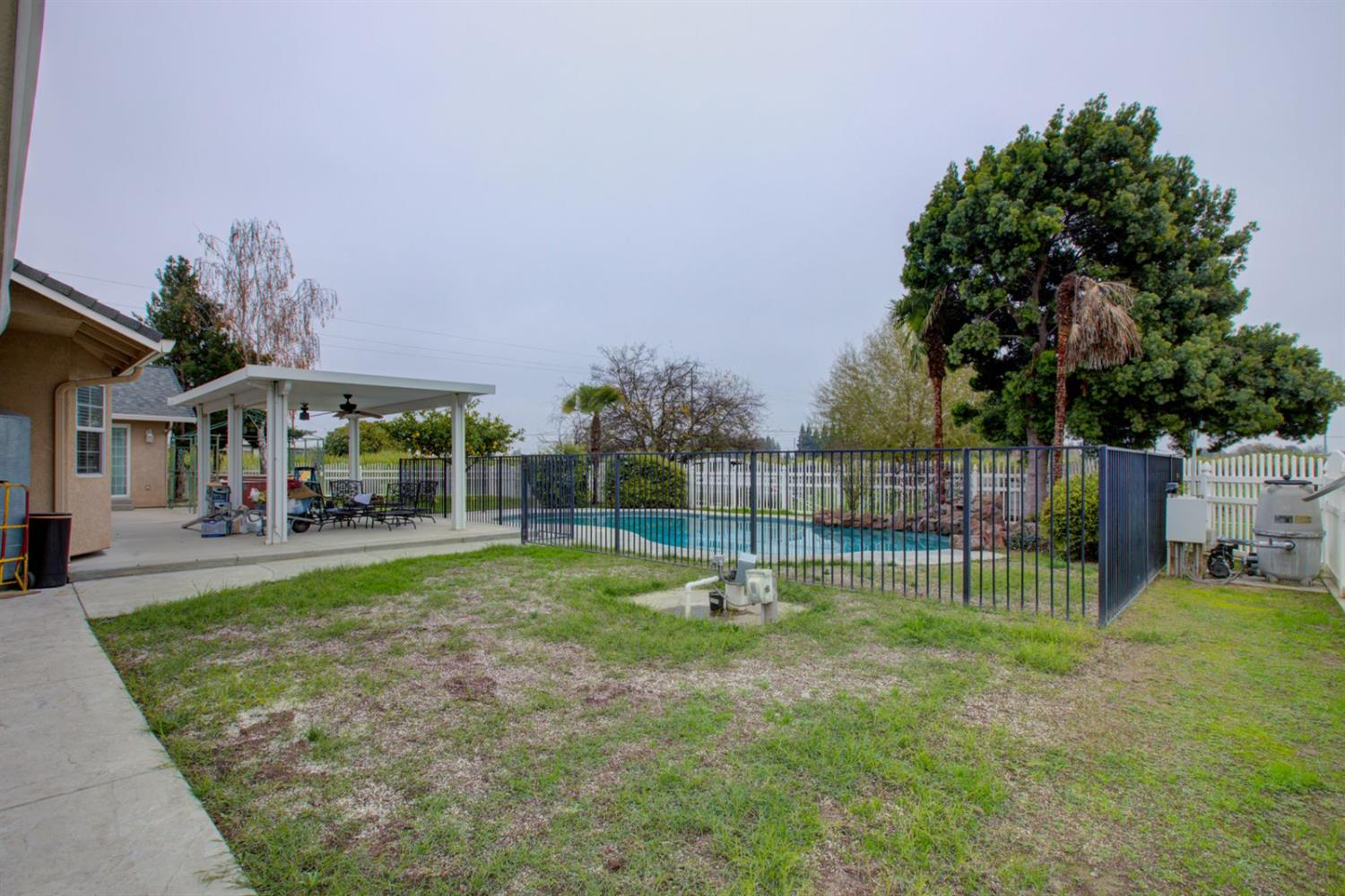 1624 Golf Rd, Turlock, CA 95380