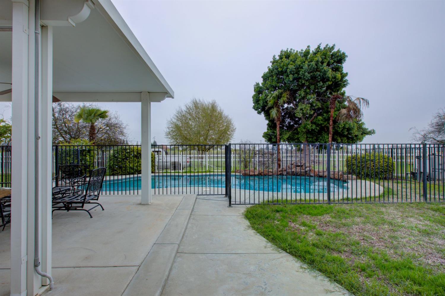 1624 Golf Rd, Turlock, CA 95380