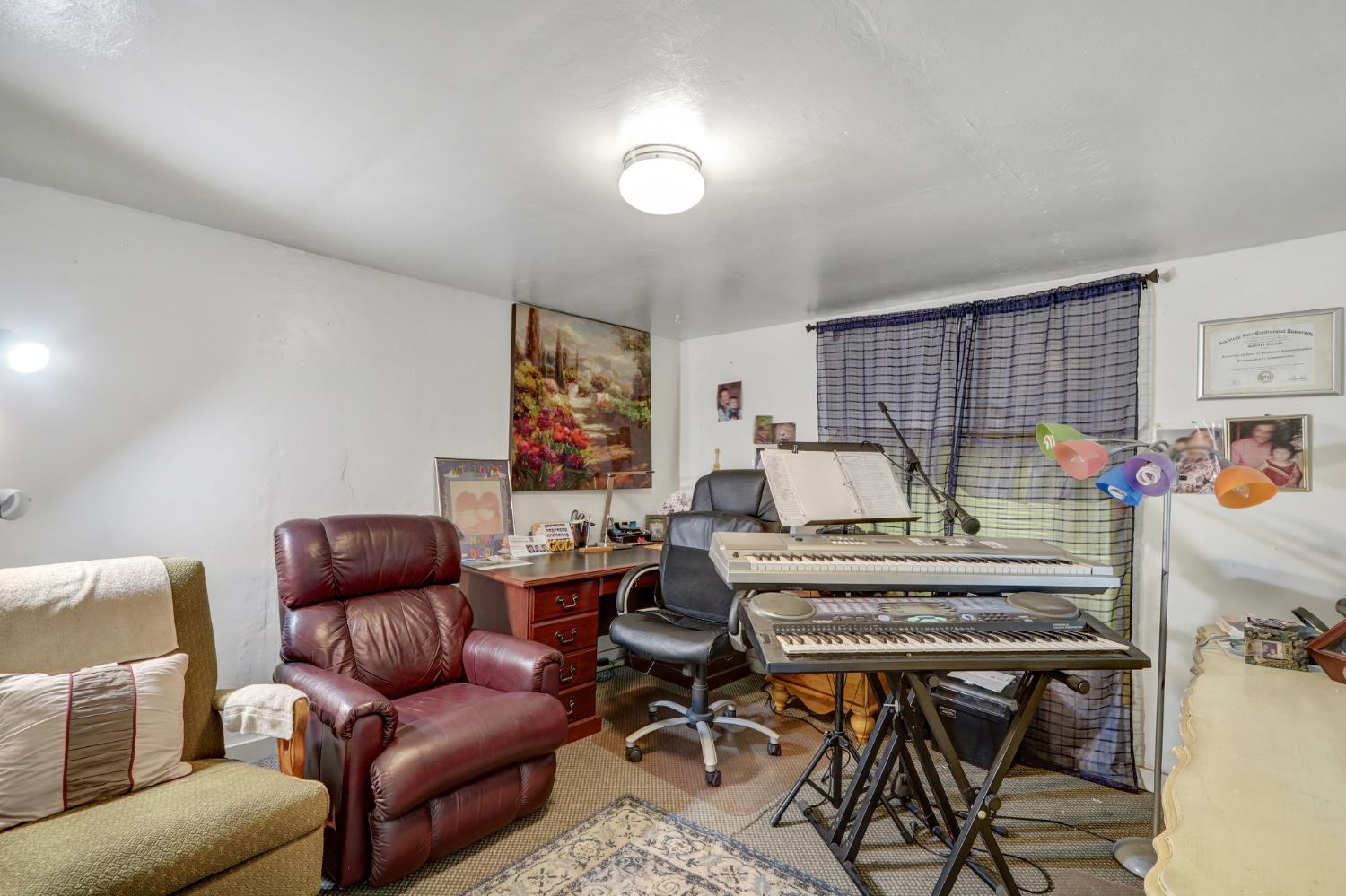 208 El Paso Ave, Modesto, CA 95351