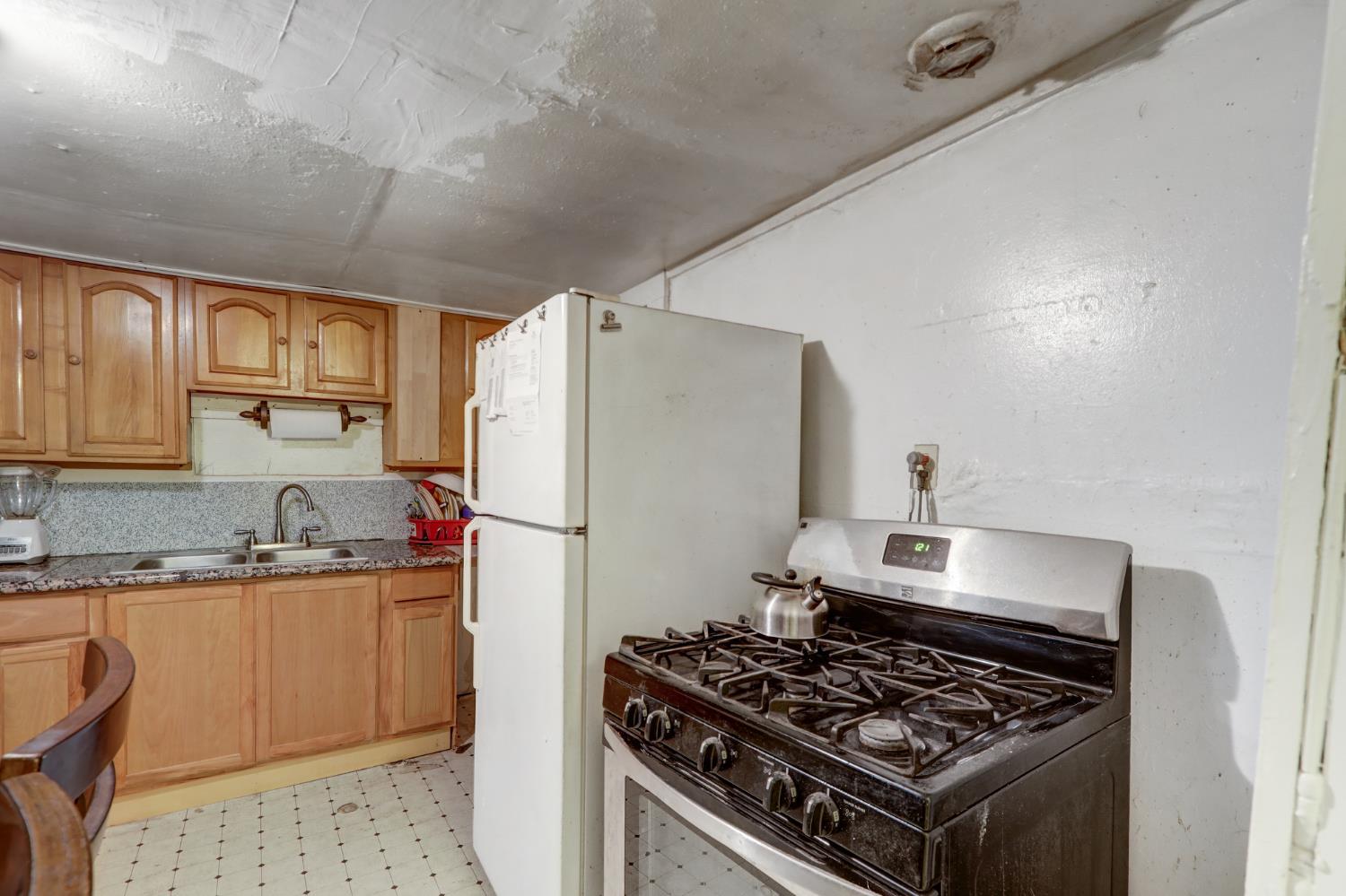 208 El Paso Ave, Modesto, CA 95351