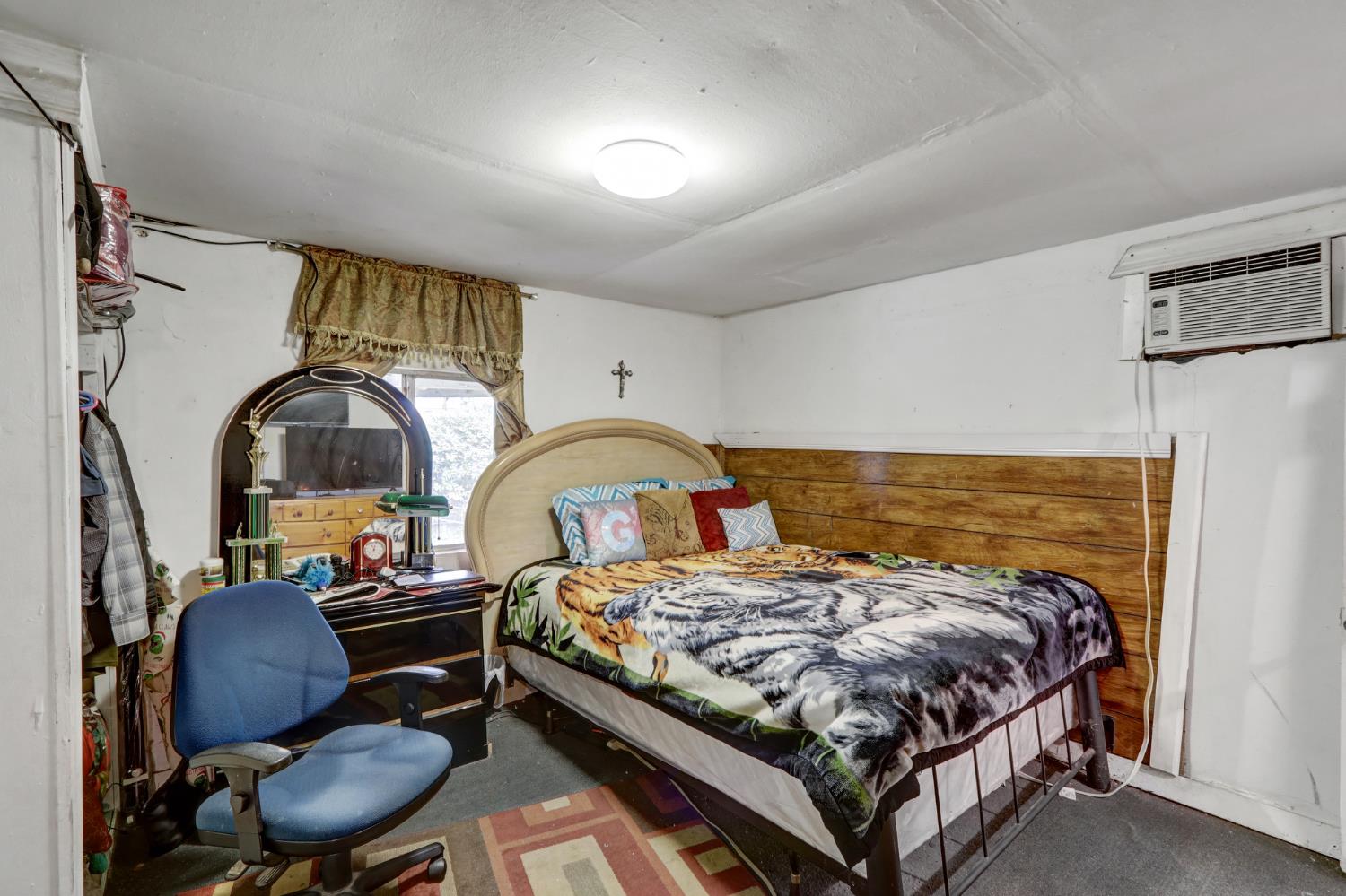 208 El Paso Ave, Modesto, CA 95351