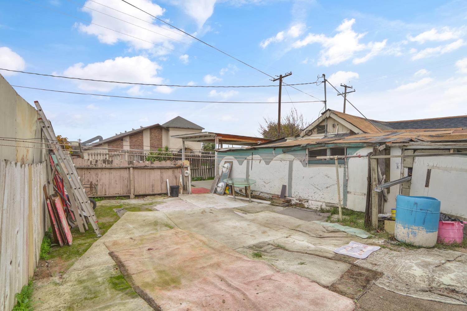 208 El Paso Ave, Modesto, CA 95351