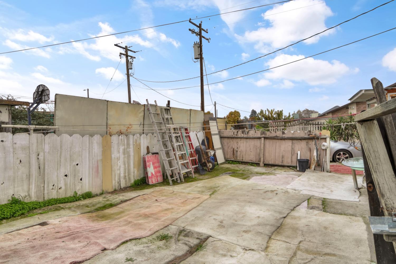 208 El Paso Ave, Modesto, CA 95351