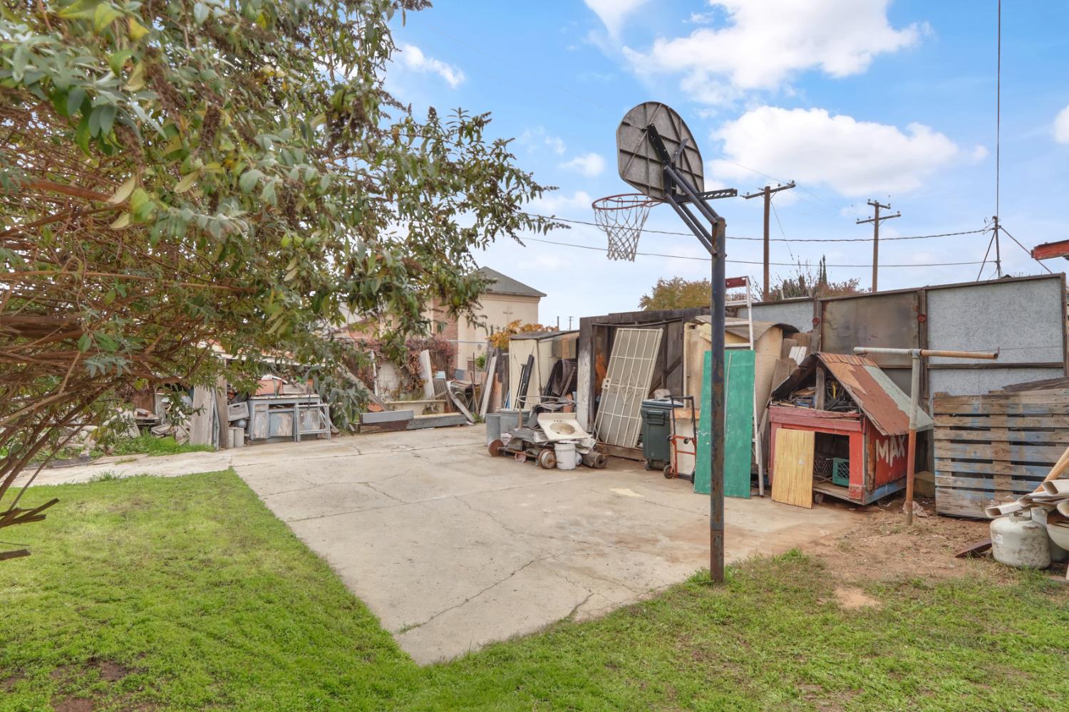 208 El Paso Ave, Modesto, CA 95351