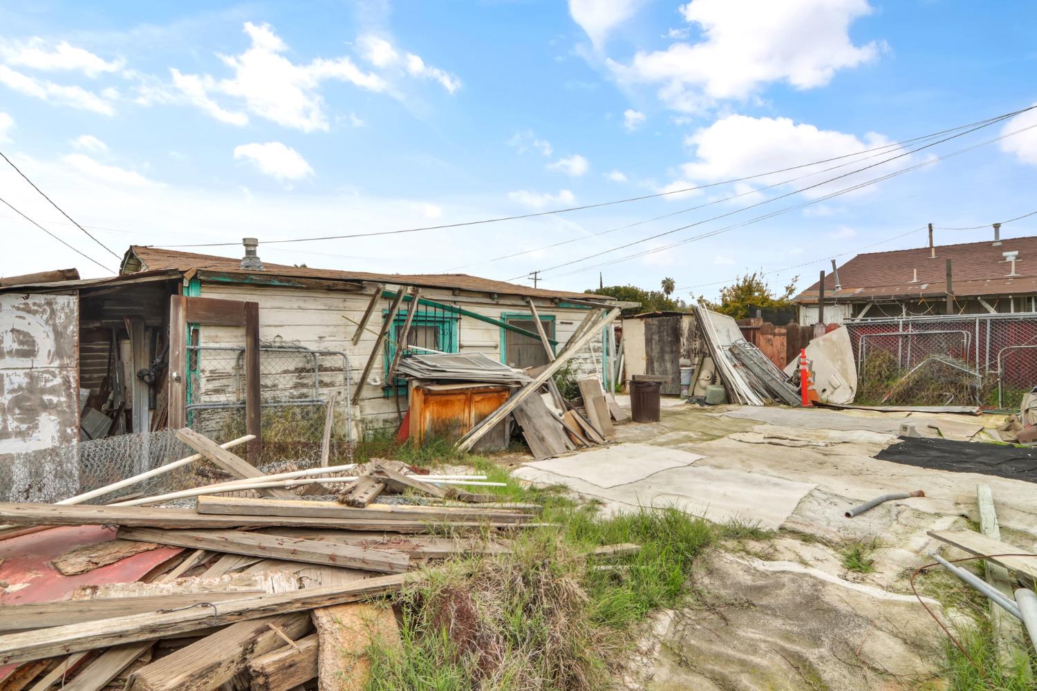 208 El Paso Ave, Modesto, CA 95351