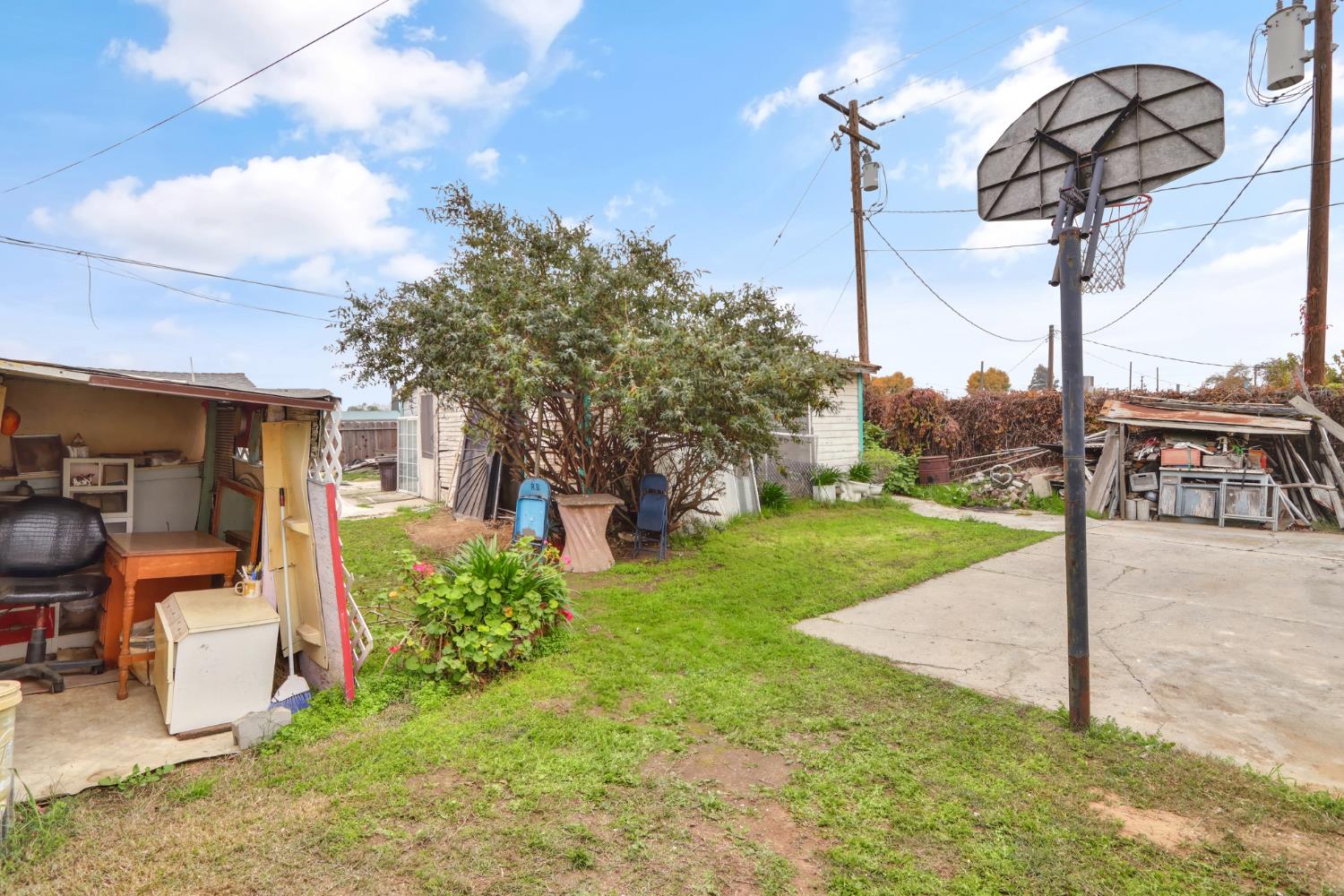 208 El Paso Ave, Modesto, CA 95351