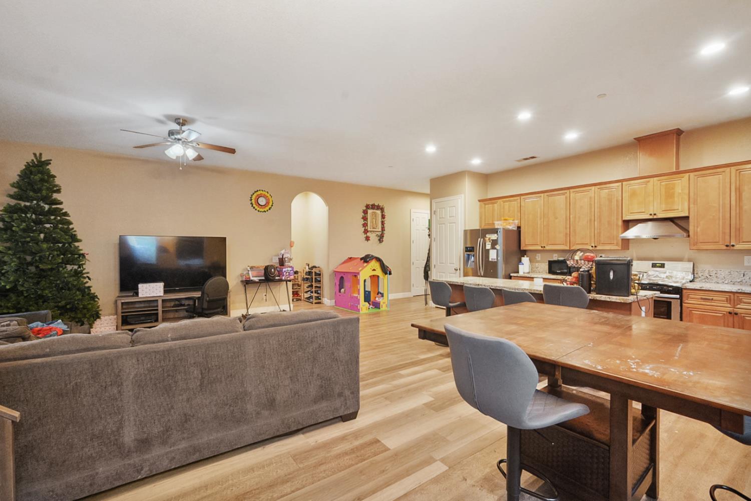 1213 Orion Dr, Merced, CA 95348