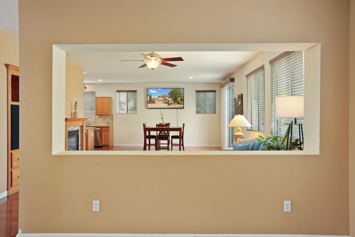 2036 Tiempo Pl, Manteca, CA 95336