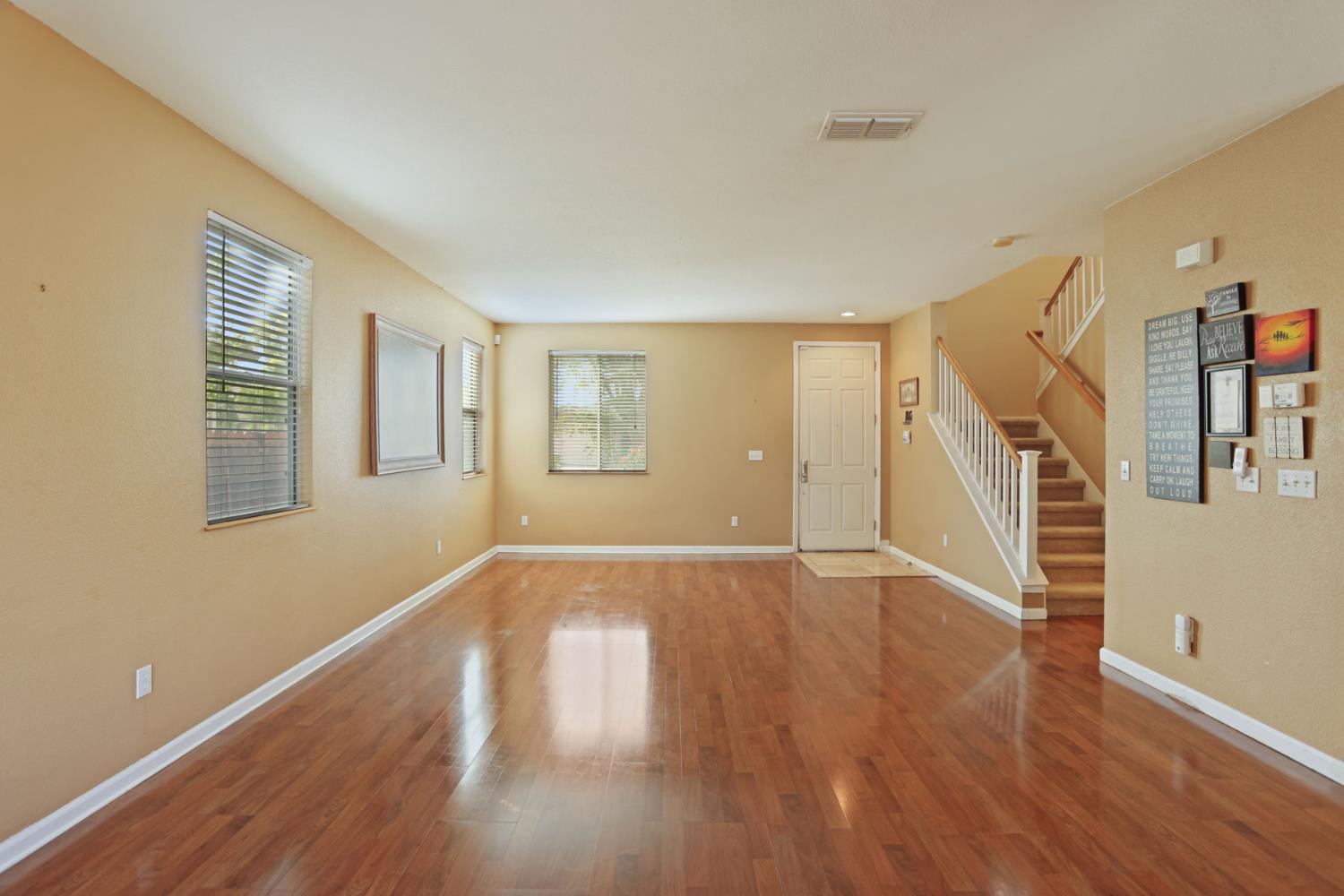 2036 Tiempo Pl, Manteca, CA 95336