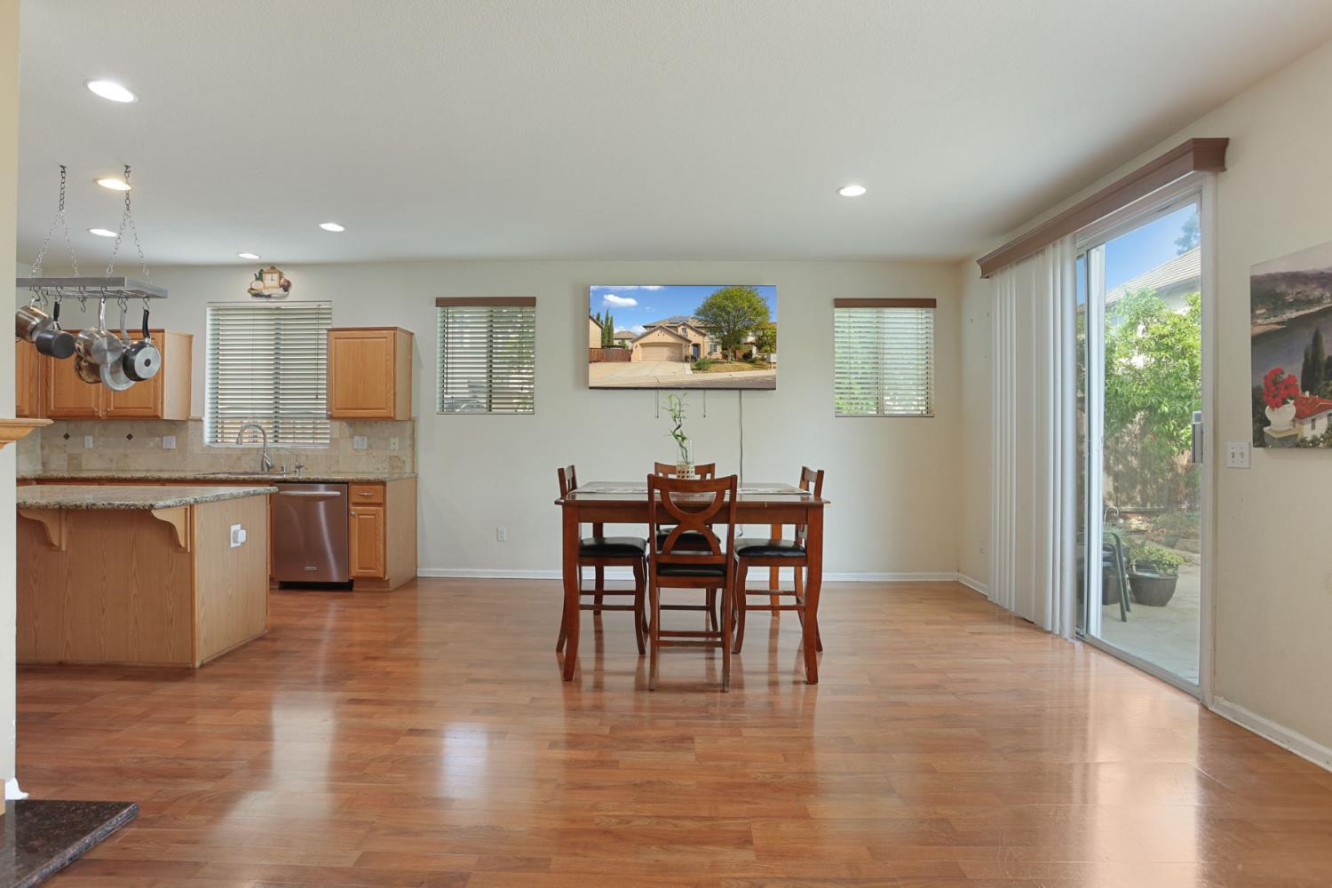 2036 Tiempo Pl, Manteca, CA 95336